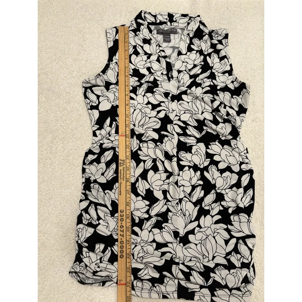 V-Neck Maternity Sleeveless Shirt Leopard Sz L Ruched Blouse A Pea in the Pod
